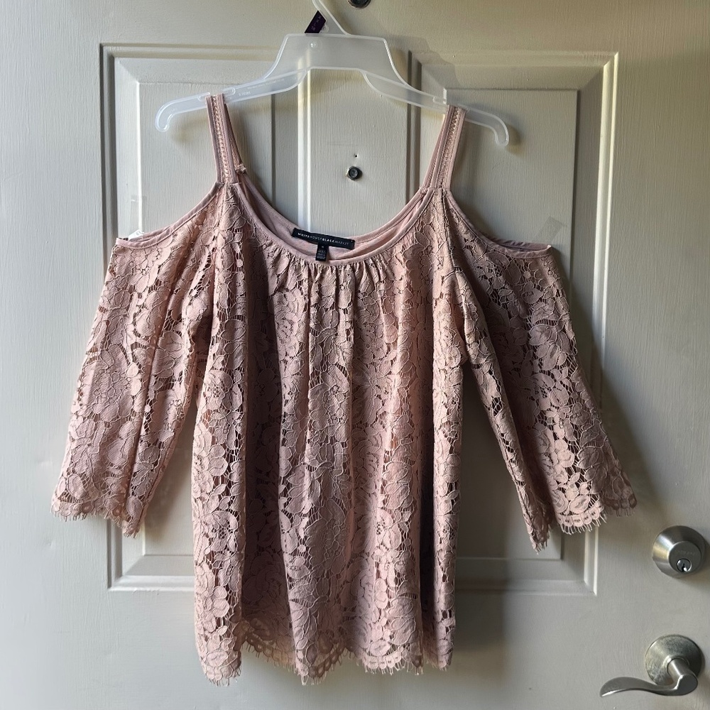 White House Black Market Lace Cold Shoulder 3/4 Sleeve Blush Rose Blouse.Size S